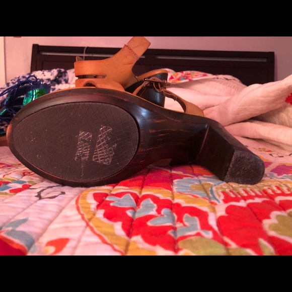 Platform Sandals - Picture 4 of 4